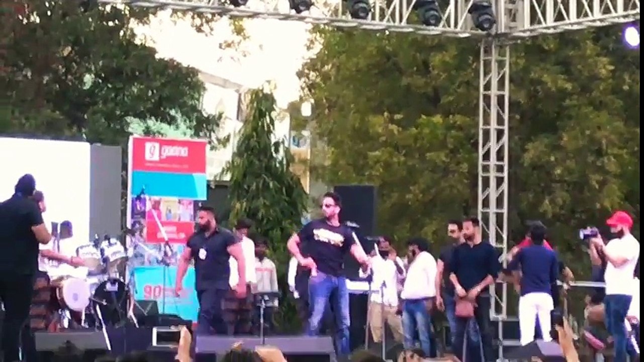 Mankirt Aulakh at Hansraj College Fest Delhi University 2018