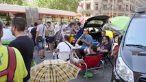 Barcelona: taxistas fazem greve contra Uber