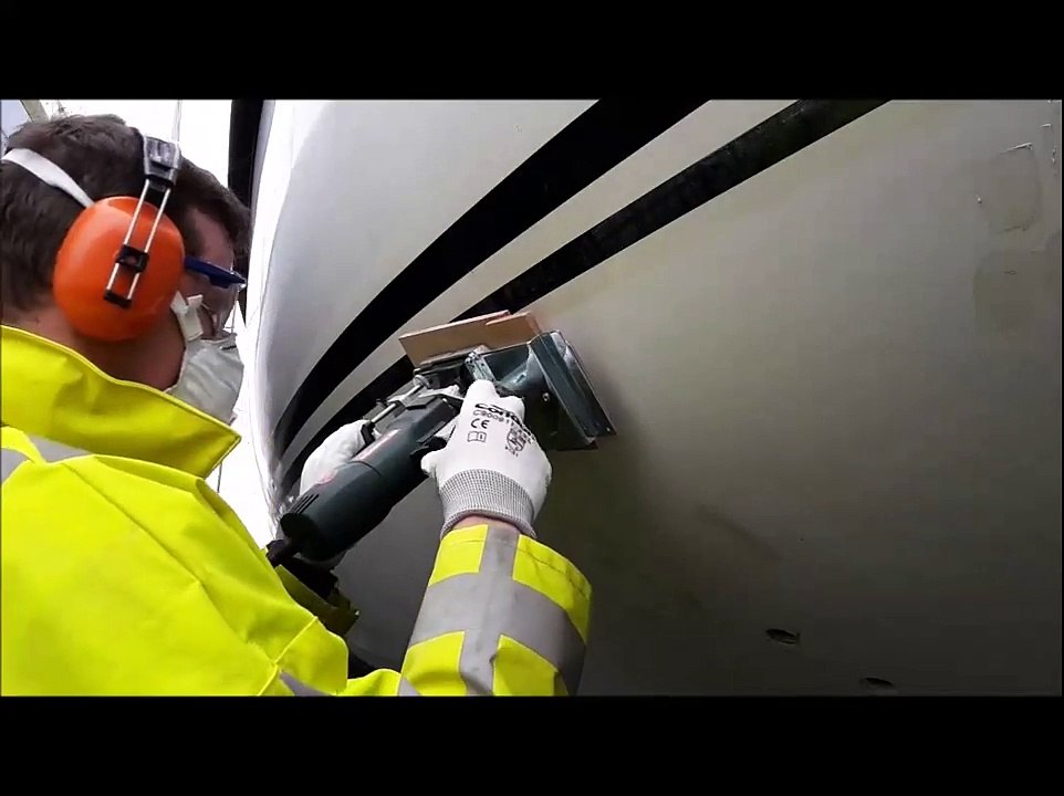 Making flush skin fittings with a router