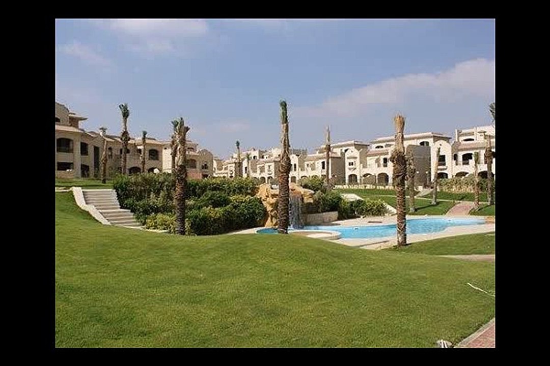 شقة للبيع في الباتيو 7 210 م تشطيب سوبر لوكس تسهيلات حتى 2017