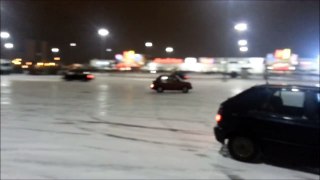 5 mins of cars sliding on the snow / ice + little crash