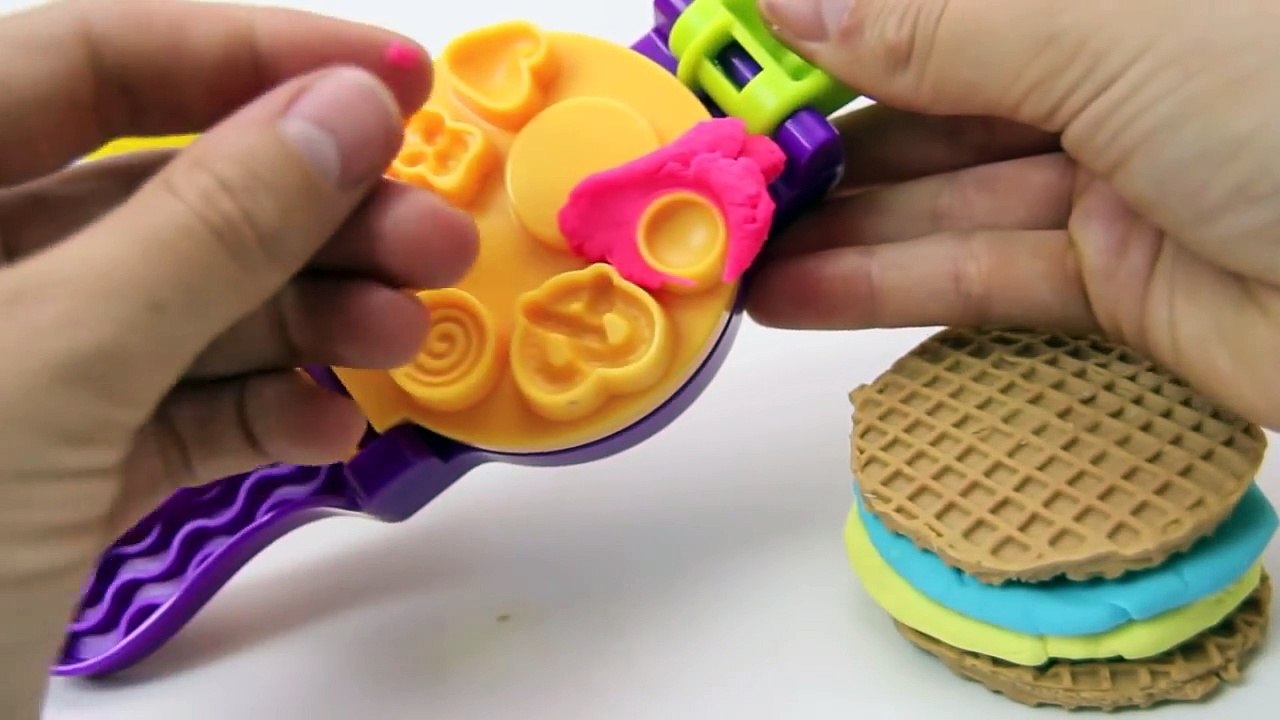 Play doh Scoops n Treats DIY Ice Cream Cones, Popsicles, Sundaes, Waffles Play Dough Dess