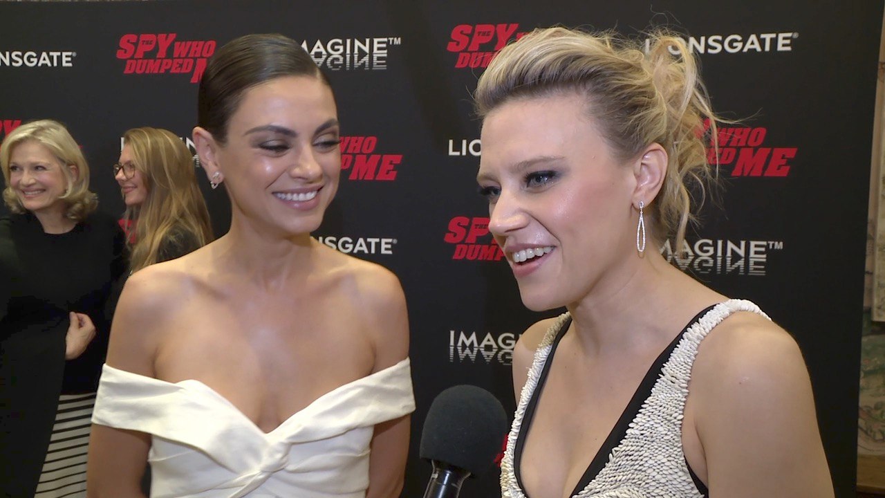 Kate McKinnon Roasts Mila Kunis At New York Screening