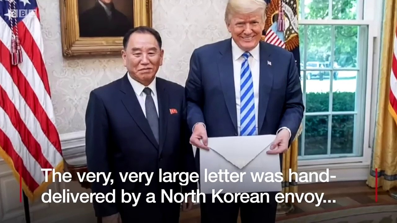 US-North Korea- Trump gets a strangely large letter - BBC News