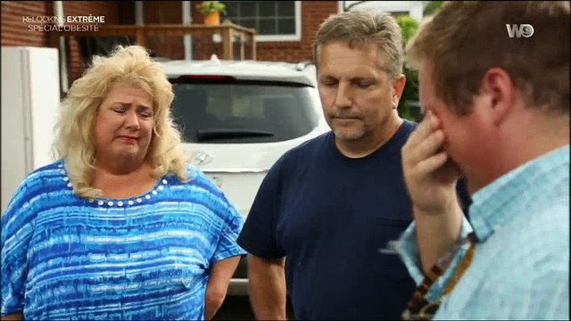 Toute une famille fond en larmes quand des révélations sont faites dans Relooking extrême sur W9 - Regardez