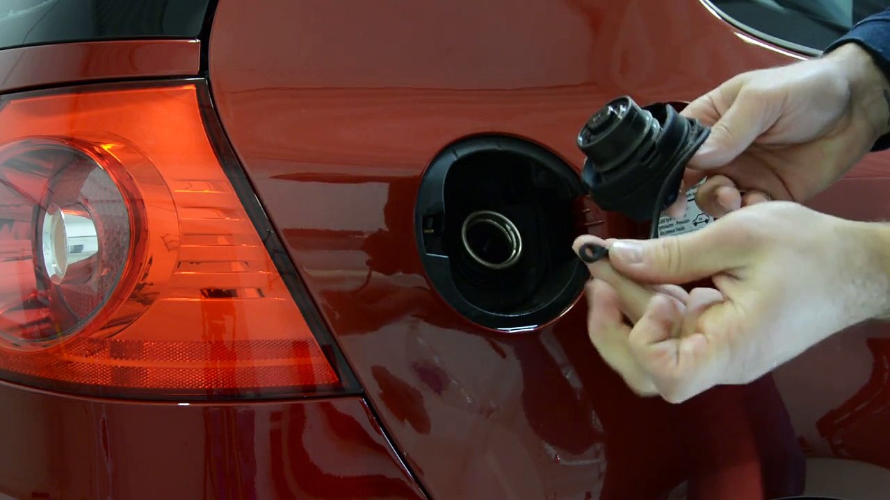 Gas cap cover removal VW Golf mk5