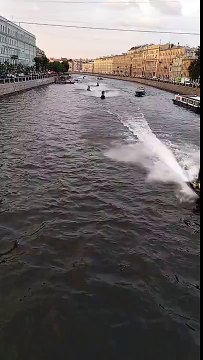 Погоня за гонщиками на квадроциклах на Фонтанке