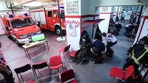 بالفيديو: رجال المطافئ الكرواتيين عند نداء الواجب قبل ركلة الجزاء الحاسمة لمنتخبهم ضد منتخب روسيا