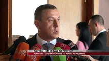 Gjyqtari Dritan Hallunaj në sitën e vetingut - News, Lajme - Vizion Plus