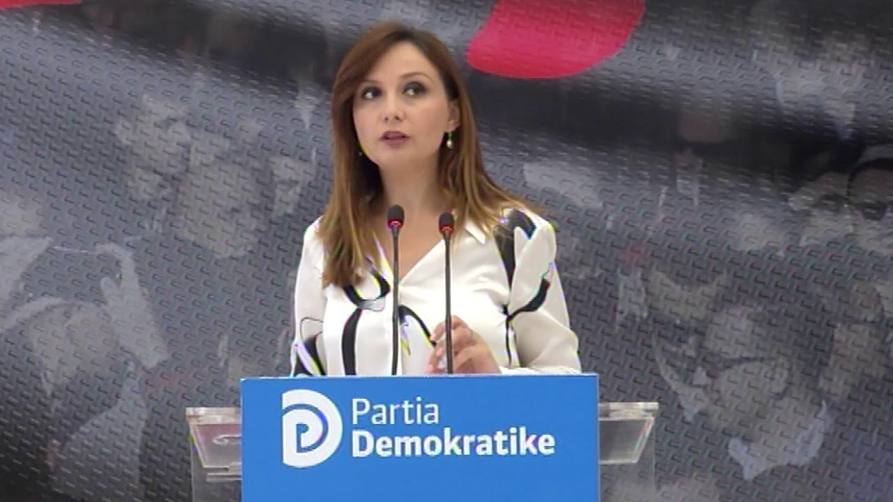 Ora News - Tabaku: Qeveria vjedh 1/3 e taksave, jep tendera pa garë