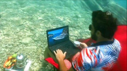 Oyuncu Burak Sevinç su altında kurulan çadırda çay içti - MUĞLA