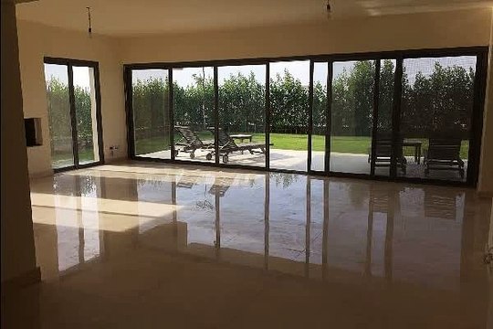 فيلا بموقع رائع للايجار فى الاجريا