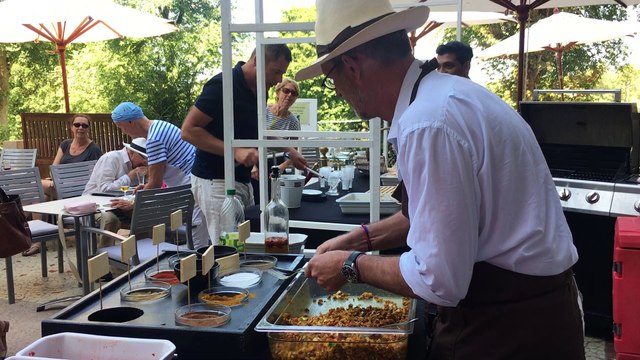 Dans les coulisses de l'hôtel L'Ermitage de Vittel. Ambiance jazzy et franche convivialité sous le soleil