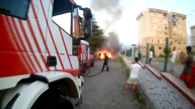 Seyir Halindeki Otomobil Alev Alev Böyle Yandı
