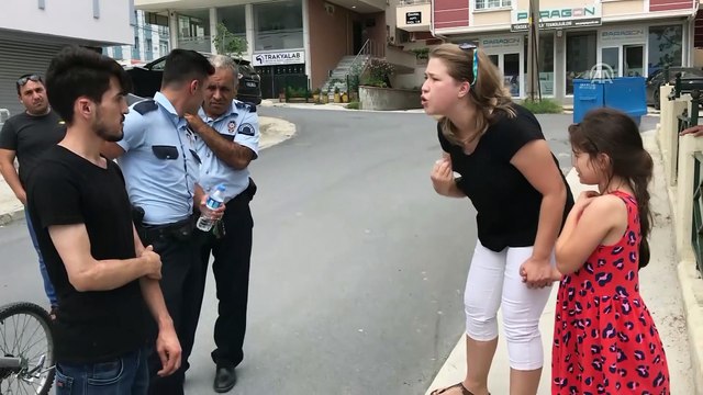 Otomobil, çocuk parkının korkularına çarparak durabildi - TEKİRDAĞ