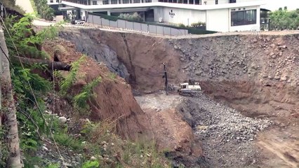 Trabzon'da kaldırım çöktü