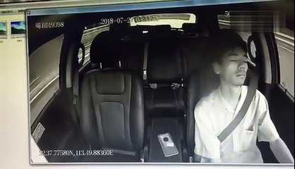 Un automobiliste s’endort au volant