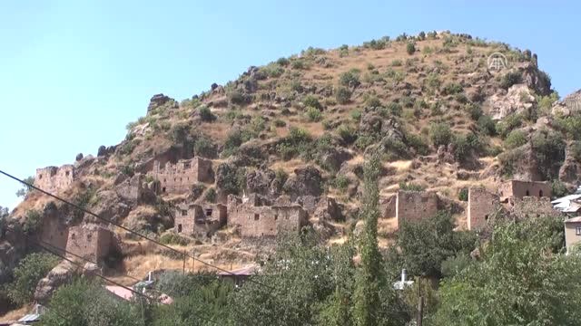 Çukurca'daki Tarihi Kale Evleri Turizme Kazandırılacak