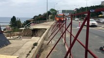 Rize-Trabzon karayolunda kaldırım çöktü