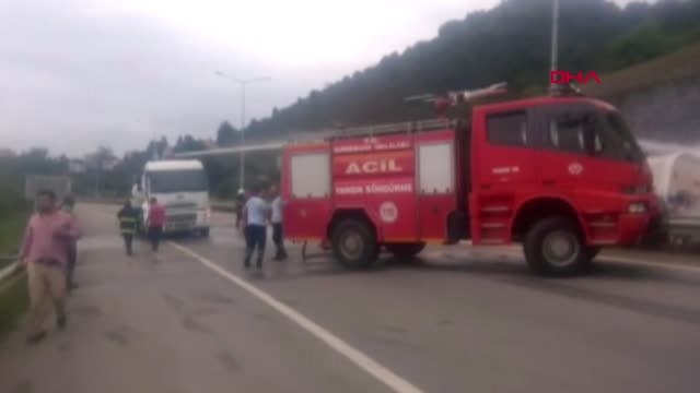 Giresun Lpg Yüklü Tanker Duvara Çarptı Karadeniz Sahil Yolu Trafiğe Kapandı 3
