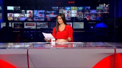 ولي العهد يلتقي عدداً من المواطنين أثناء تجوله في المدينة