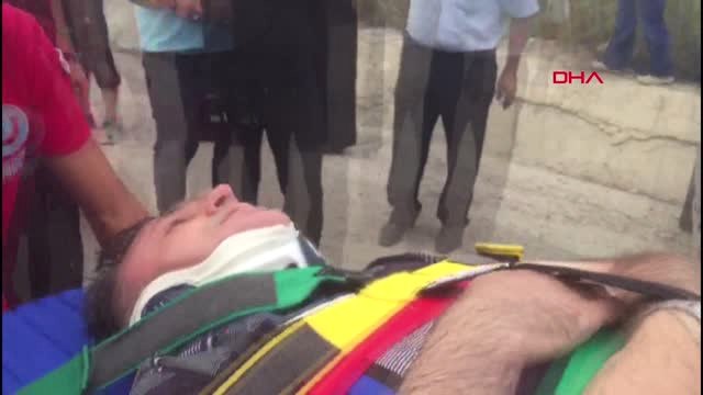 Karabük'te Otomobil ile Kamyonet Çarpıştı: 4 Yaralı