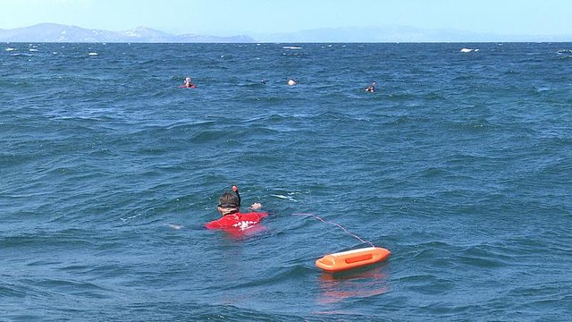 Grecia: incendi, il lavoro dei sub volontari per cercare i dispersi