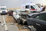 Konya'da Kum Fırtınasında 19 Araç Birbirine Girdi: 17 Yaralı