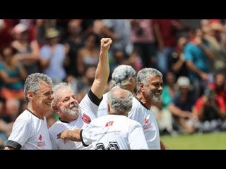 LULA E CHICO BUARQUE INAUGURAM CAMPO DE FUTEBOL NA ESCOLA NACIONAL FLORESTAN FERNANDES