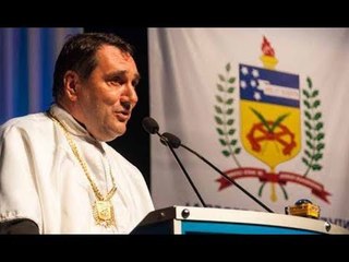 A COBERTURA DA MÍDIA FOI UMA DAS MÃOS INVISÍVEIS QUE O EMPURRARAM DAQUELE QUARTO ANDAR