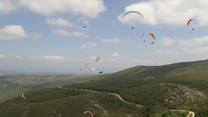 Quando os melhores parapentes europeus enchem o céu português