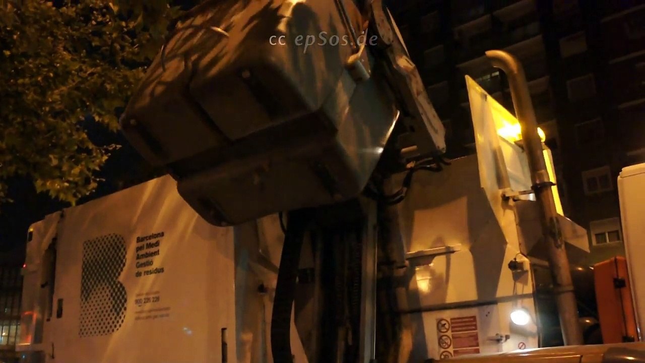 Automatic Robot Car for Trash Collection in Barcelona