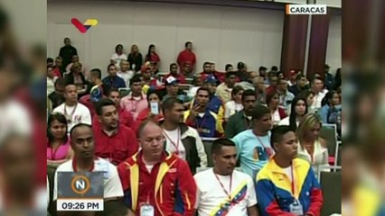 Maduro asume “fracaso” del modelo productivo de Venezuela