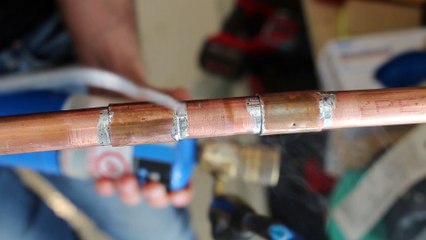 How to FIX a burst pipe with electrical wire