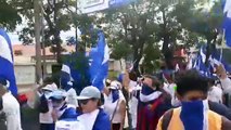 Médicos marchan en contra de los despidos masivos en el Ministerio de Salud  y exigen el reintegro de sus colegas a los hospitales públicos de Nicaragua >>