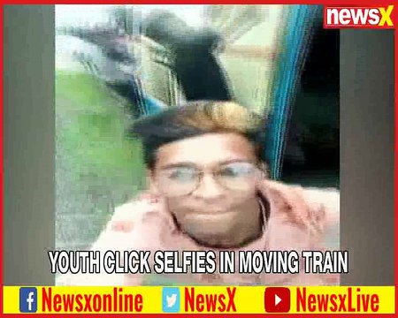 Selfie Mania gripping youth | Dangerous stunts on Mumbai Local Trains
