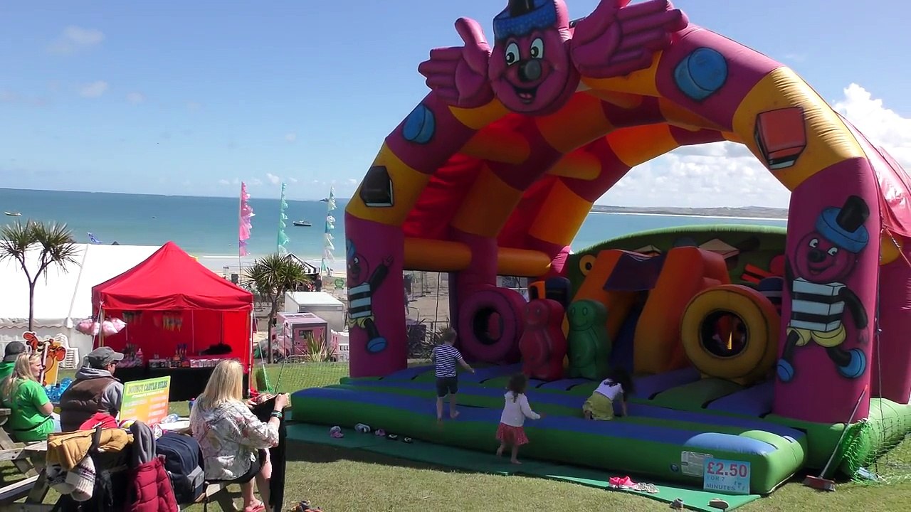 SUN DAY SUNDAY WITH THE St IVES MERMAID AT THE 2018 St IVES FOOD AND DRINK FESTIVAL