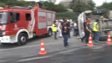 Şişli'de Hafriyat Kamyonu Devrildi