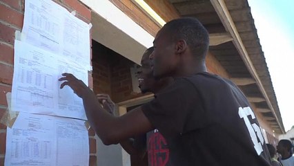 Simbabwe: Gespanntes Warten auf Wahlergebnisse