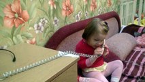 2,5 года ребенку, говорит по телефону