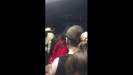 Falha obriga retirada de 3.000 passageiros do metrô de Paris