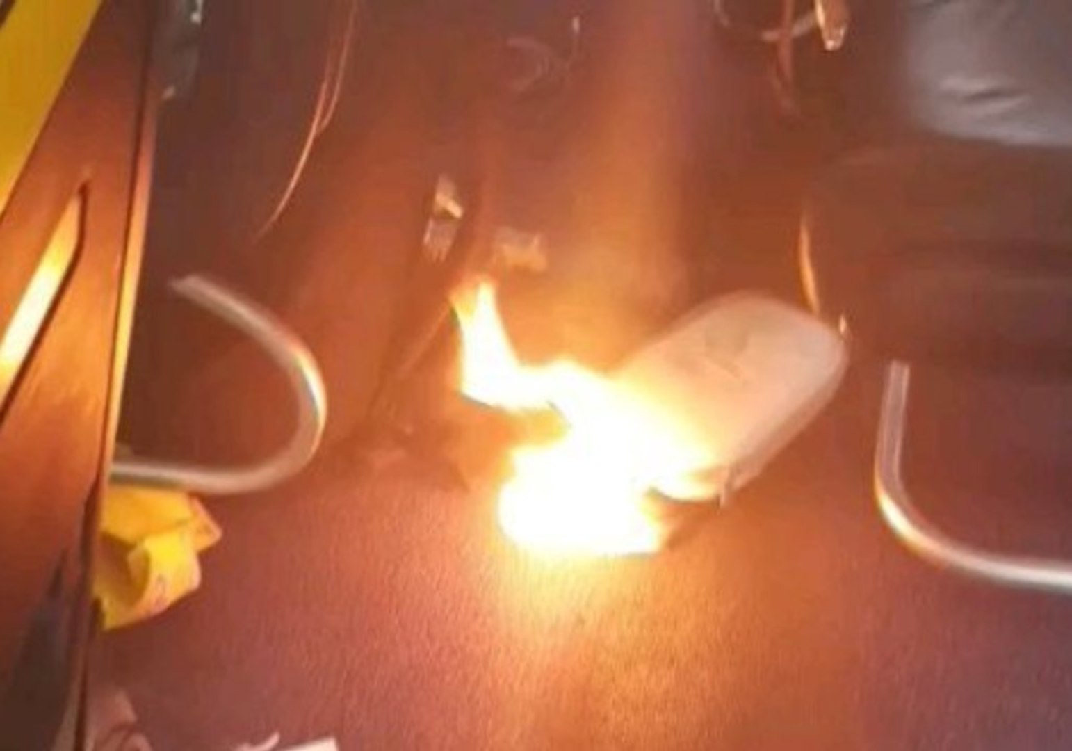 Mobile Device Bursts Into Flames on Ryanair Flight, Forcing Evacuation -  video Dailymotion