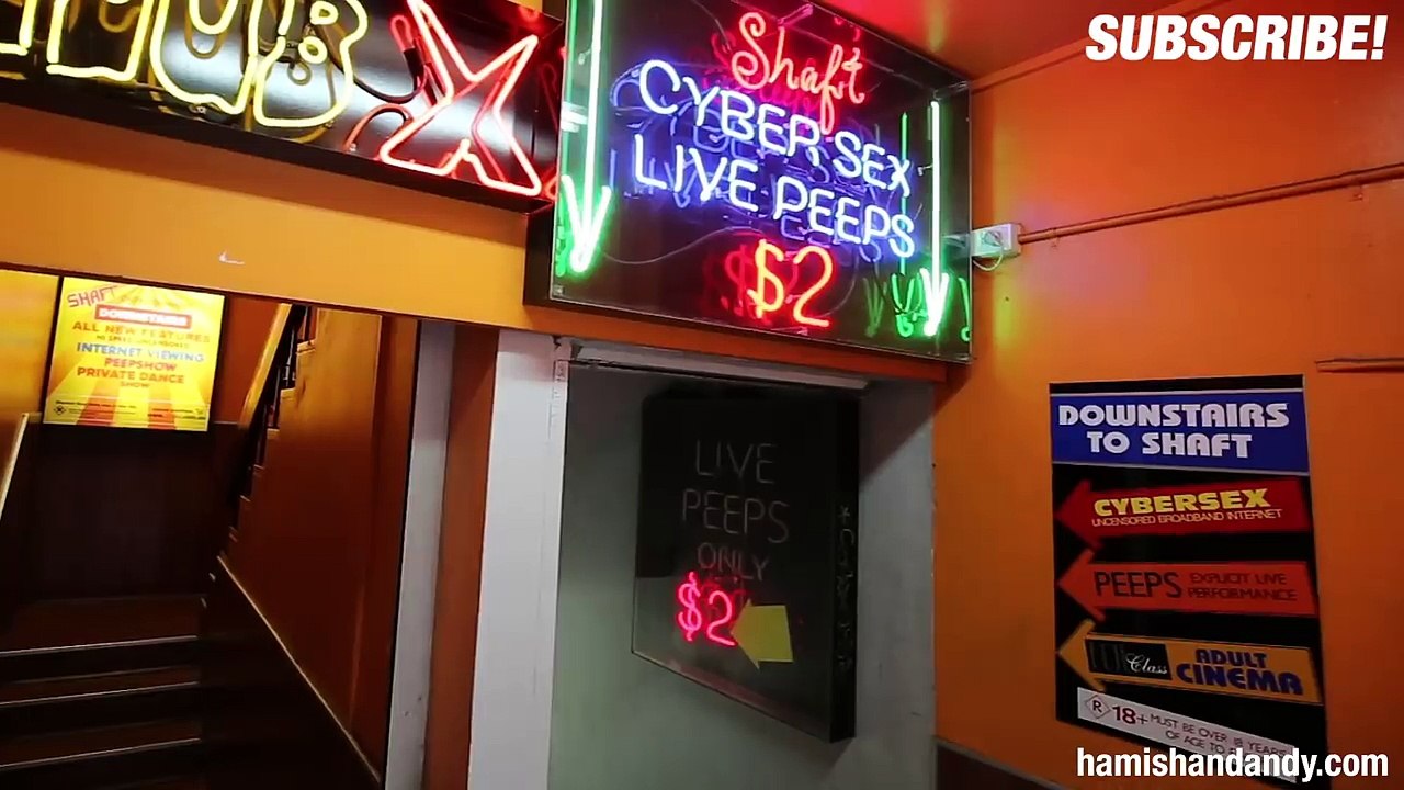 The Ed Sheeran $2 Peep Show Experiment
