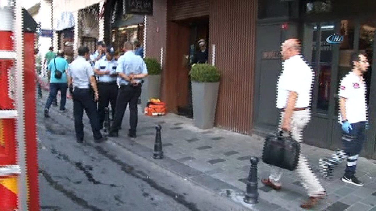 Taksim'de otelde yangın paniği