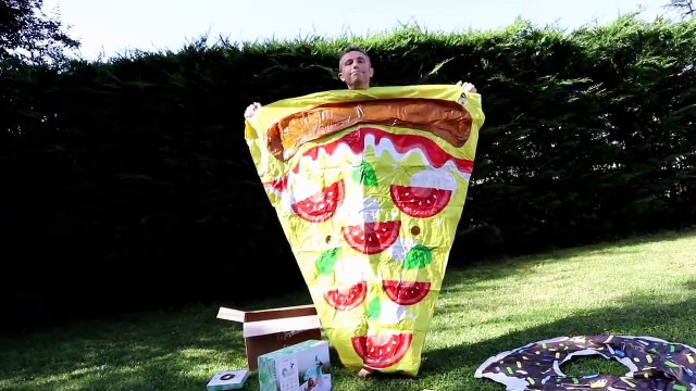 BOUEES GEANTES FLOATIE KINGS ! Donuts, Pizza et Paon gonflables géants ! Buoy XXL !