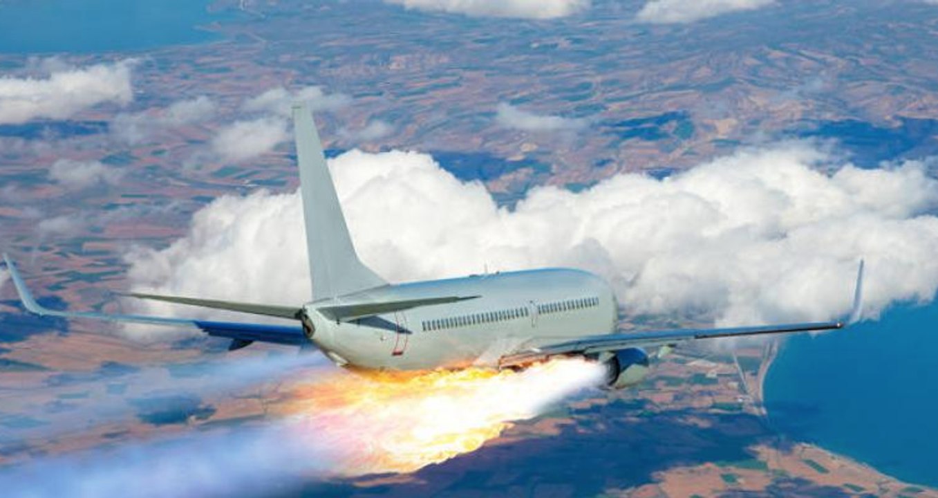 Son avion s'écrase, il filme le crash de l'intérieur !