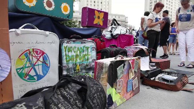 New York : Une valise pour sensibiliser aux expulsions d'immigrés