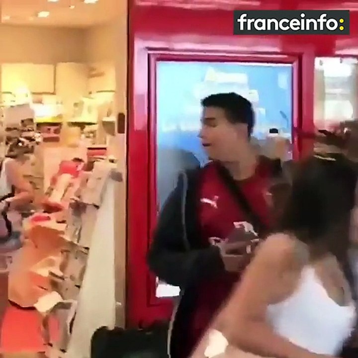 Les images de la violente bagarre impliquant les rappeurs Booba et Kaaris à l'aéroport d'Orly