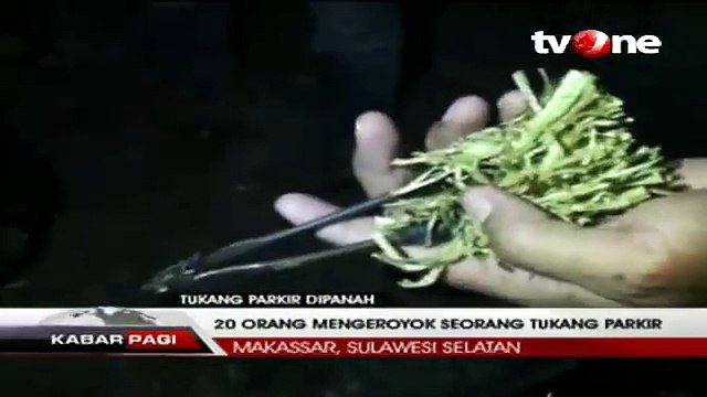 Dikeroyok, Tukang Parkir ini Kena Bacok dan Panah