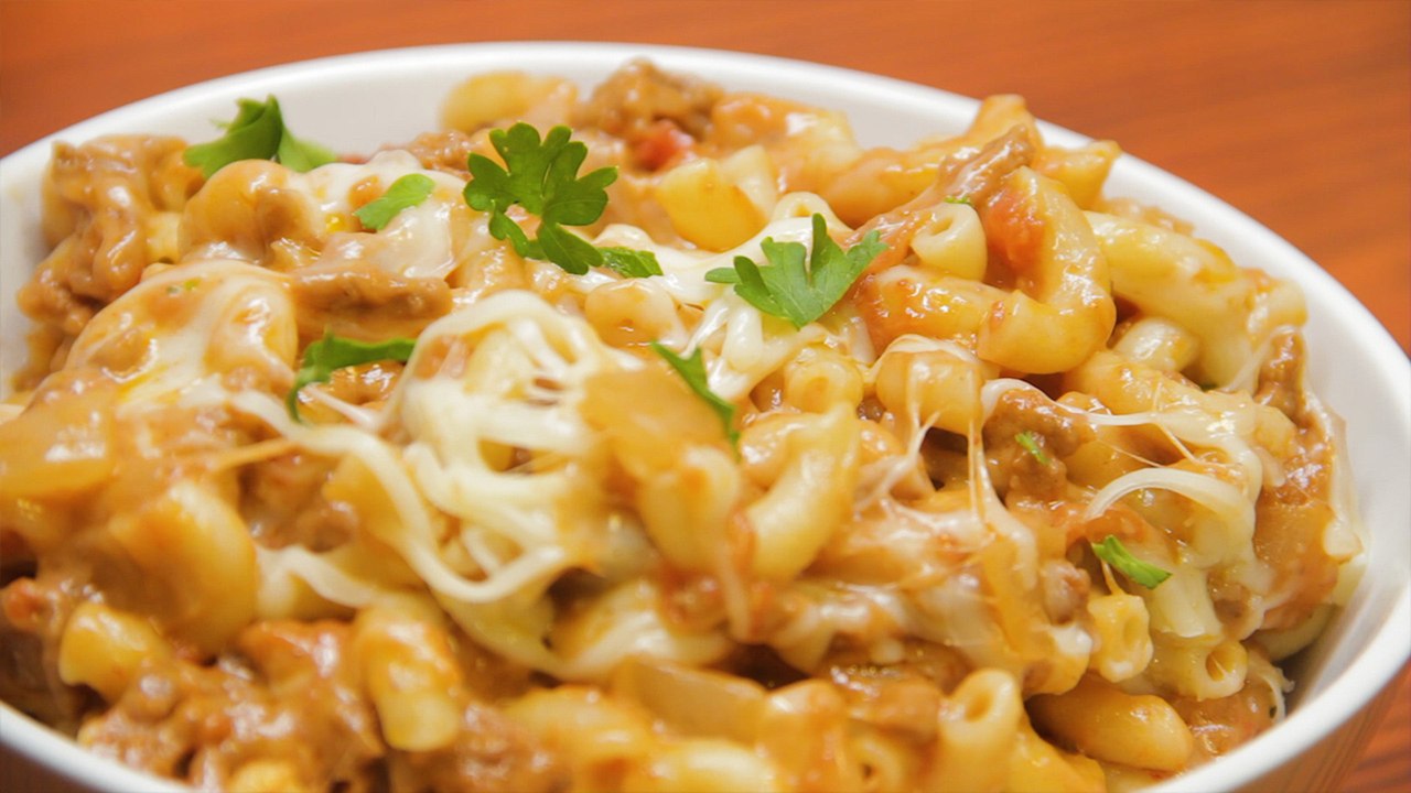 SLOPPY JOE MAC & CHEESE